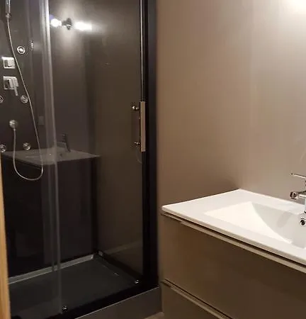 Le D'augusta Apartment *