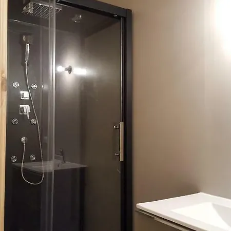 Le D'augusta Apartment *